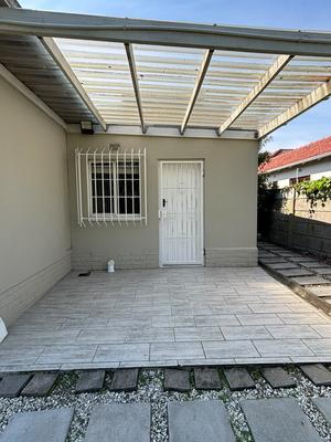 Apartment / Flat For Rent in Cape Town, Cape Town
